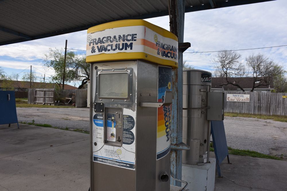 Kingsville Car Wash: 600 W Corral Ave, Kingsville, TX 78363